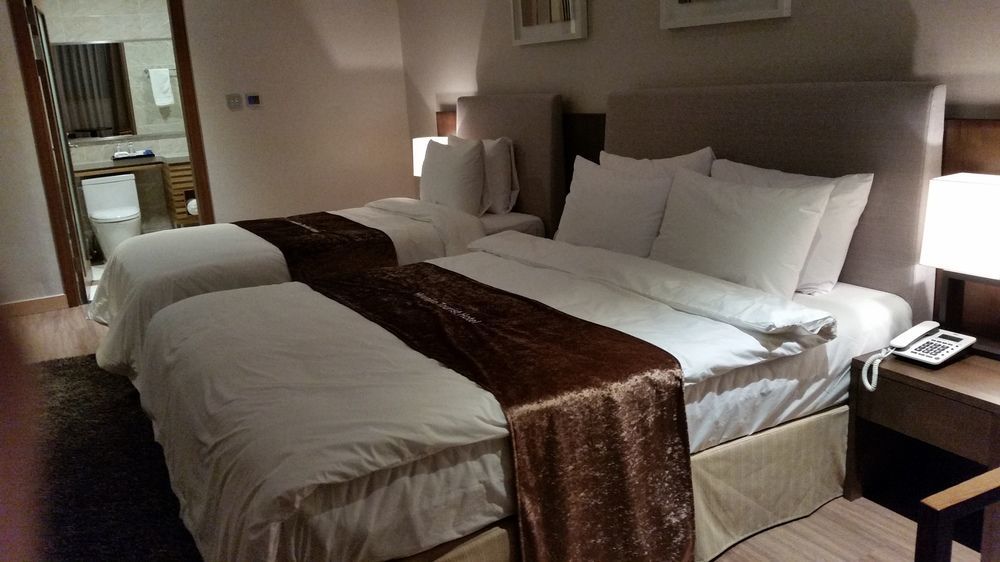 Hyunjin Tourist Hotel Donghae Buitenkant foto