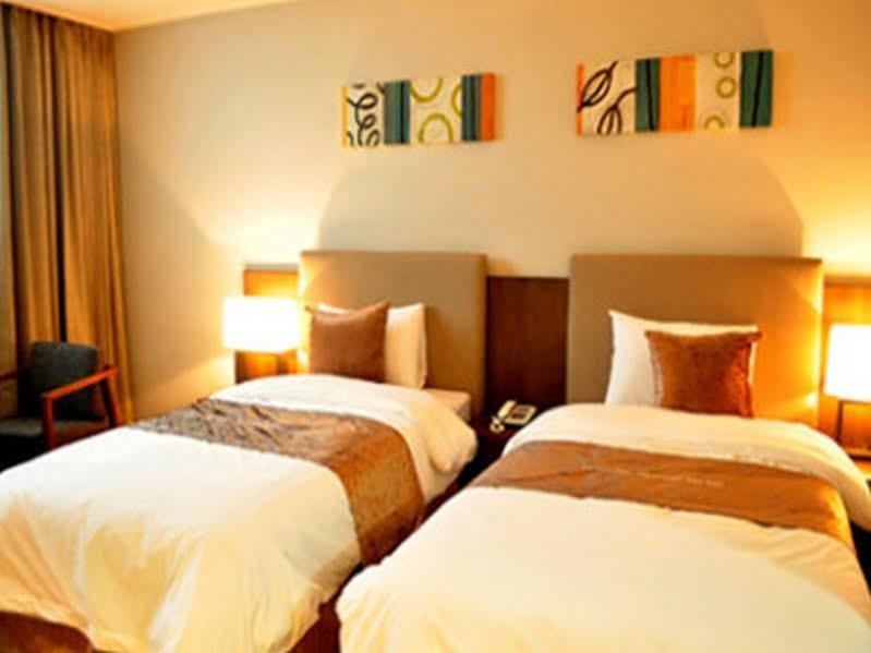 Hyunjin Tourist Hotel Donghae Buitenkant foto