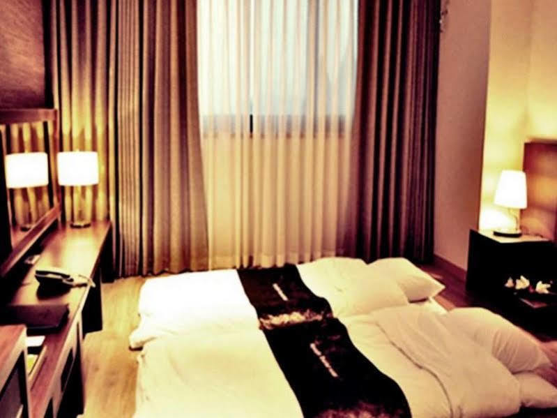 Hyunjin Tourist Hotel Donghae Buitenkant foto